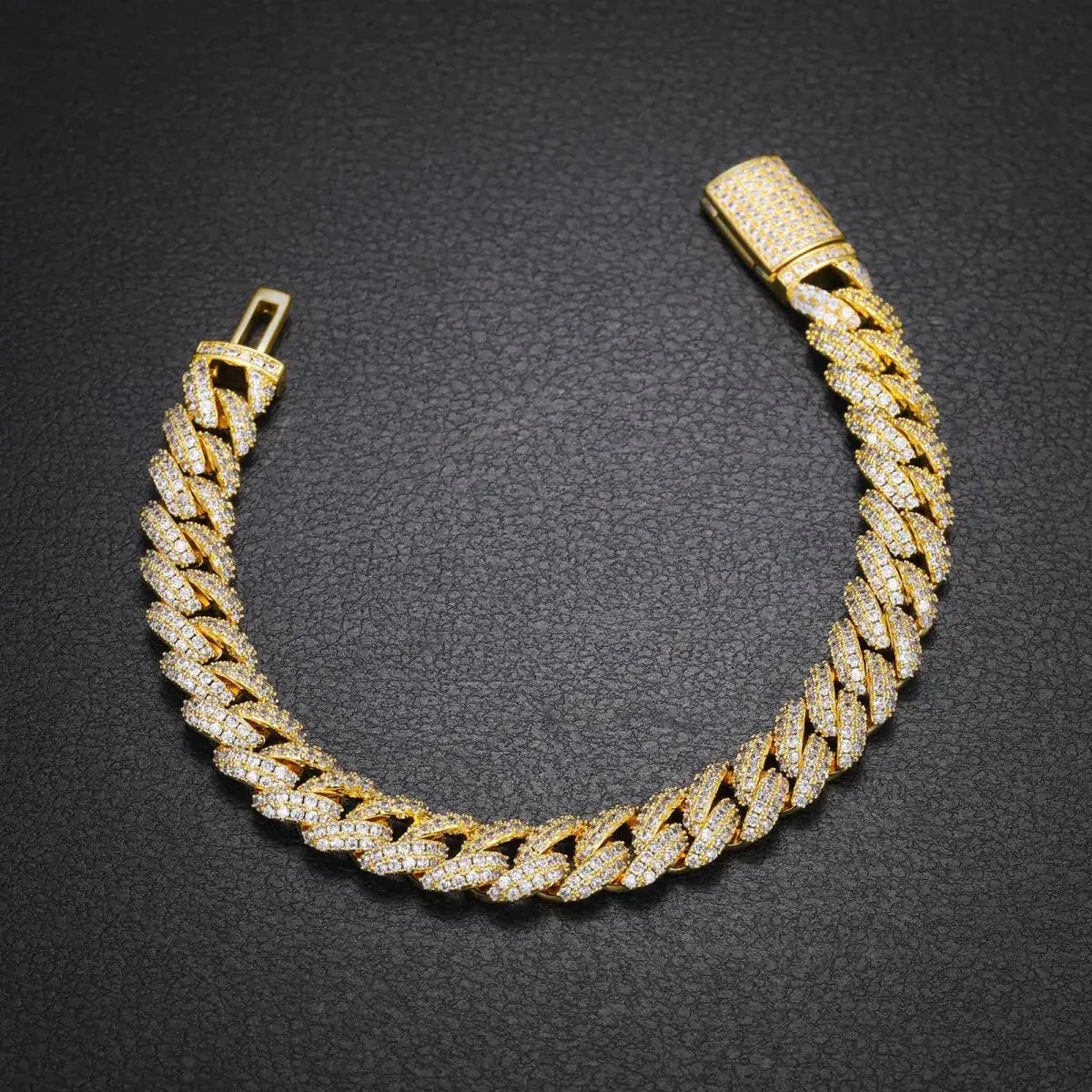 Iced Bubble Cuban Chain – ”Avalanche Links” Edition - The Gold Supply