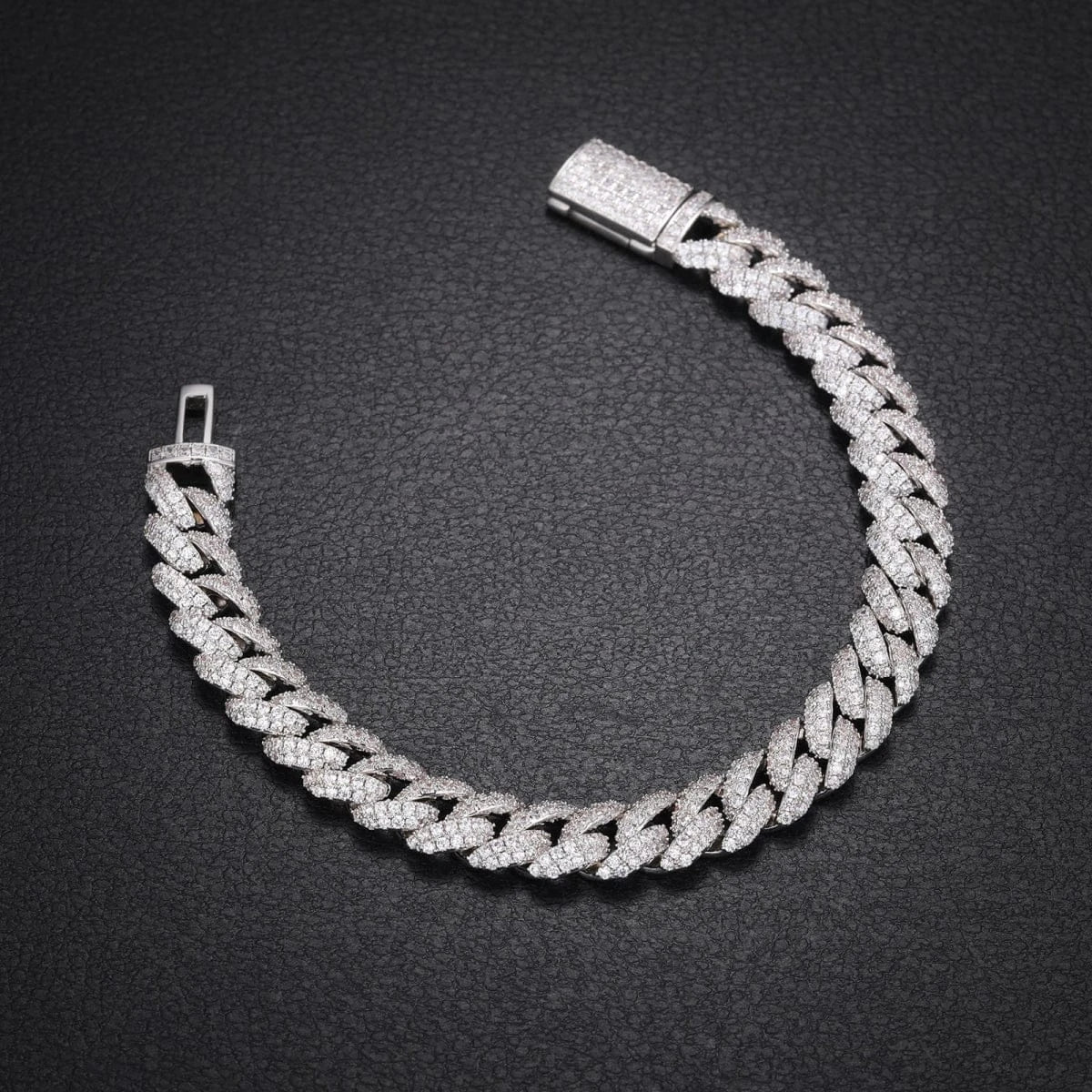 Iced Bubble Cuban Chain – ”Avalanche Links” Edition - The Gold Supply